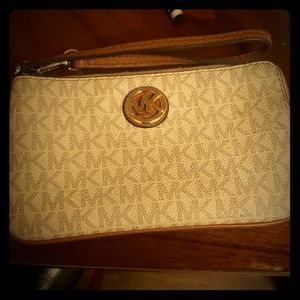 Mk wristlet